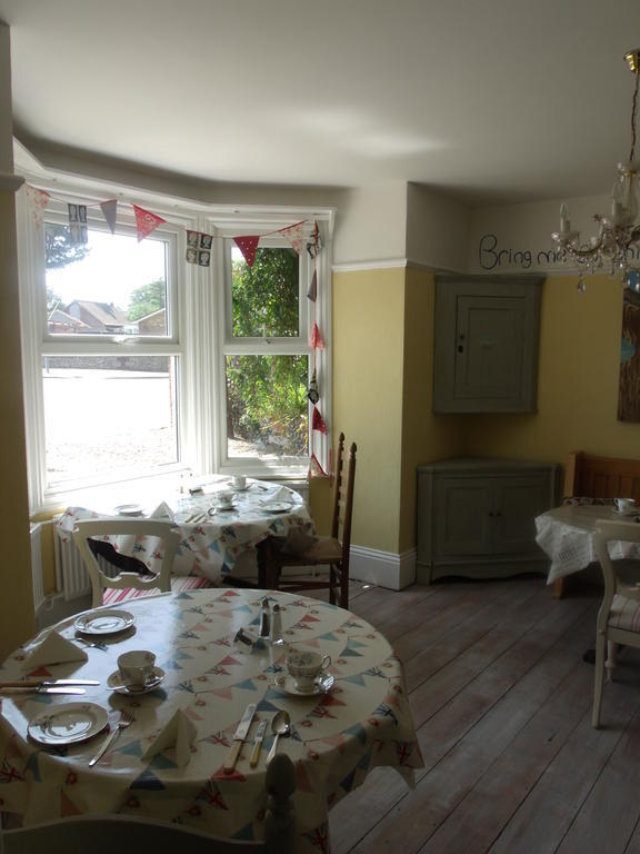 Hooray Henrys Bed & Breakfast Sheringham Ngoại thất bức ảnh