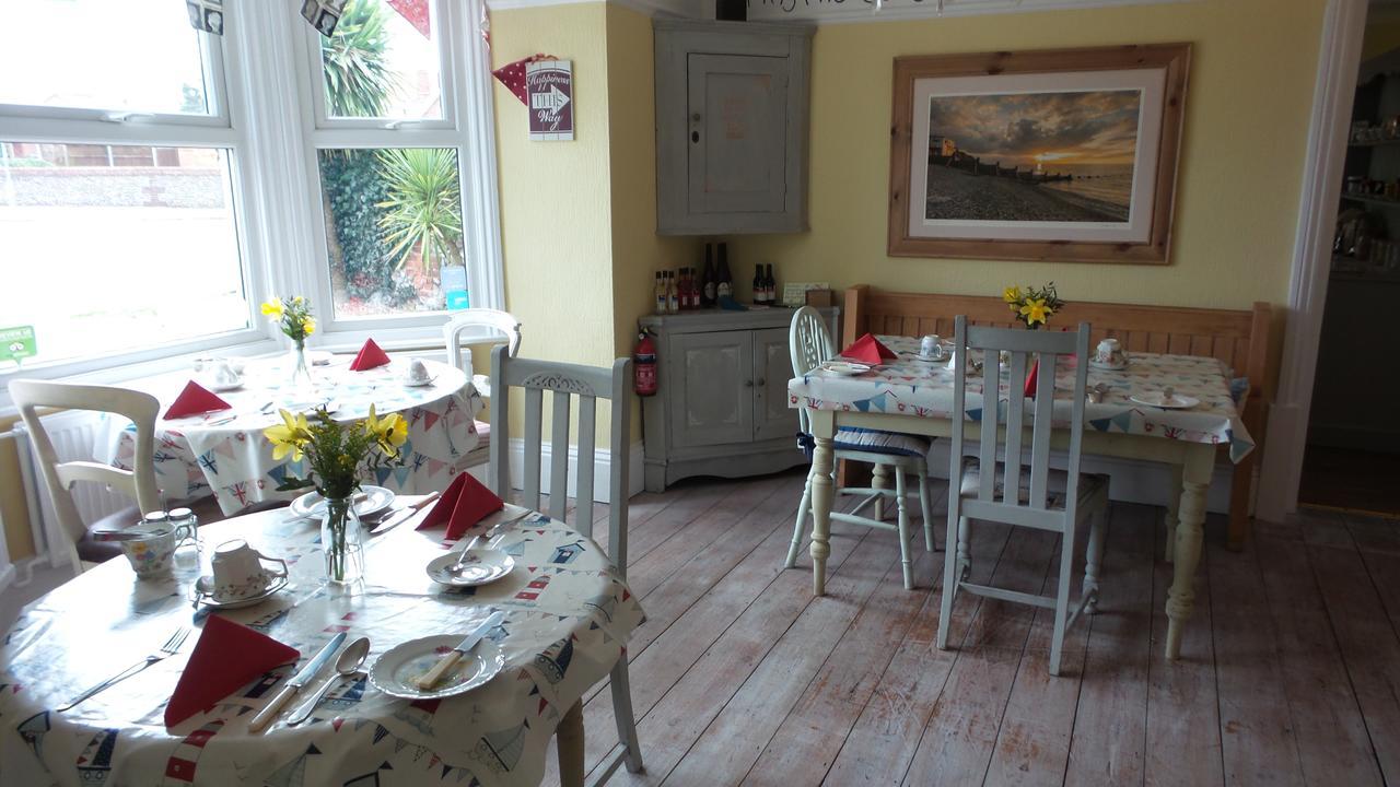 Hooray Henrys Bed & Breakfast Sheringham Ngoại thất bức ảnh