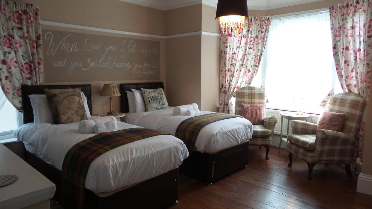 Hooray Henrys Bed & Breakfast Sheringham Ngoại thất bức ảnh