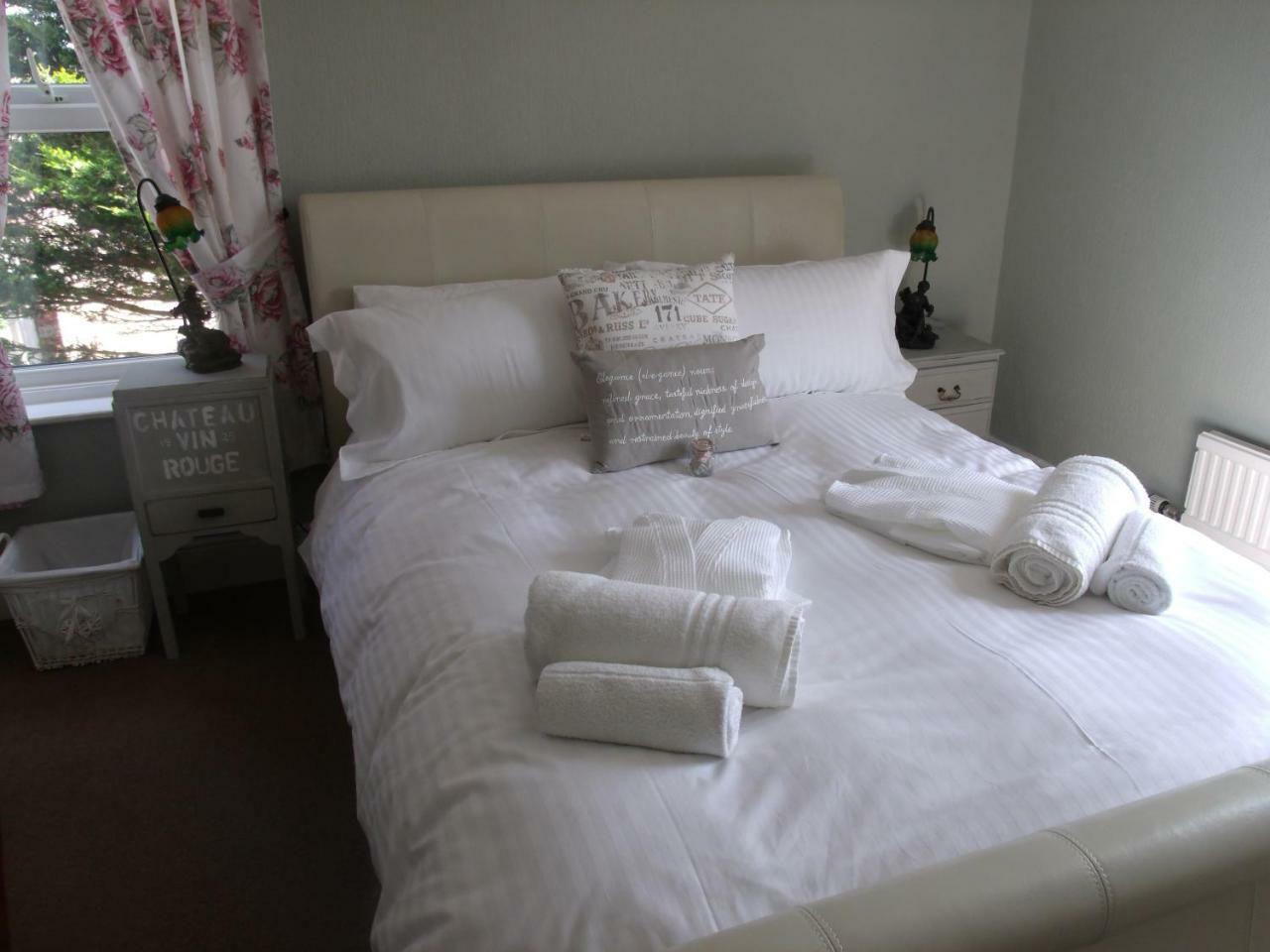 Hooray Henrys Bed & Breakfast Sheringham Ngoại thất bức ảnh